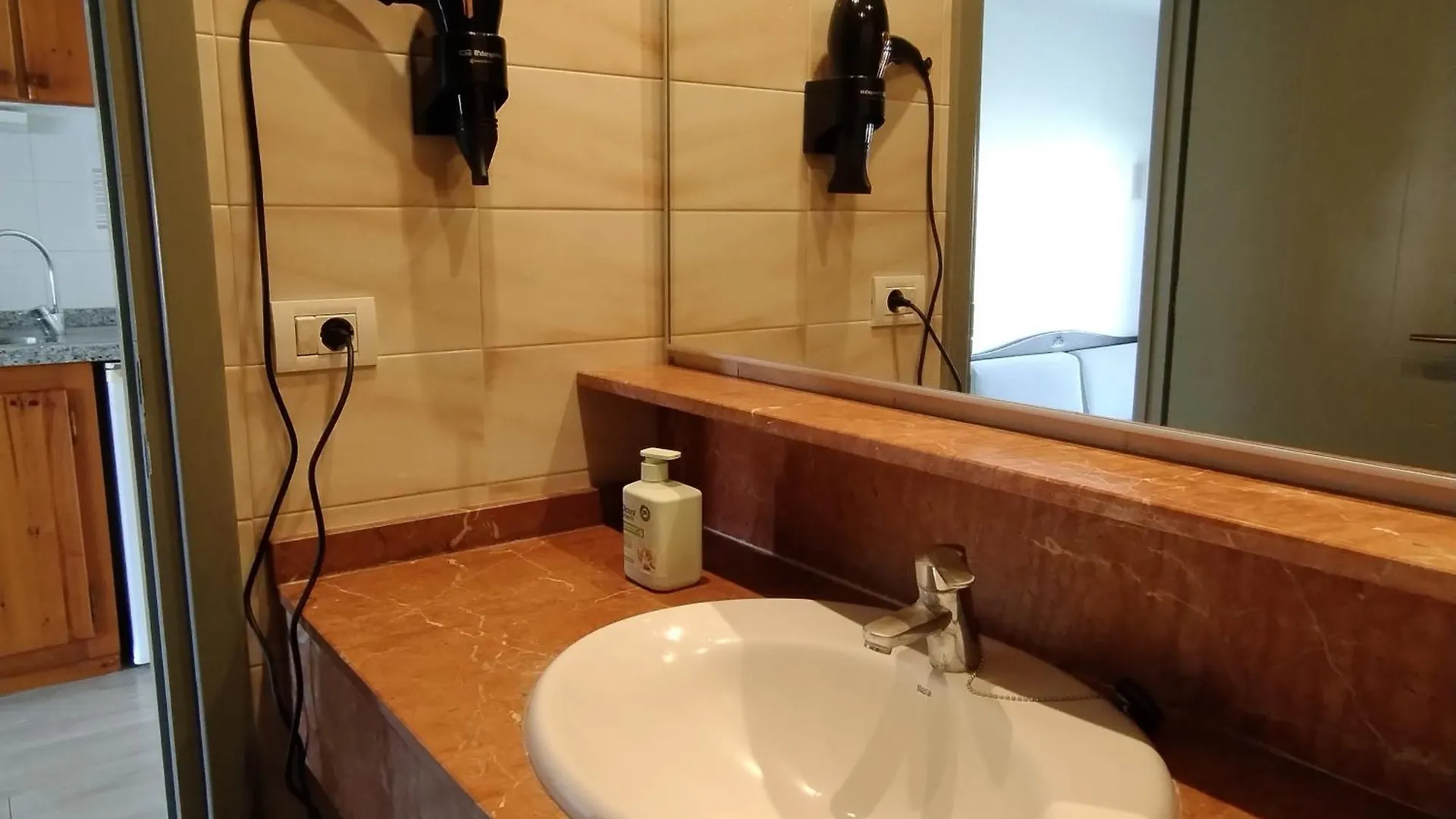 Bib'S Pool Side Apartment And Ocean View San Miguel de Abona Spain